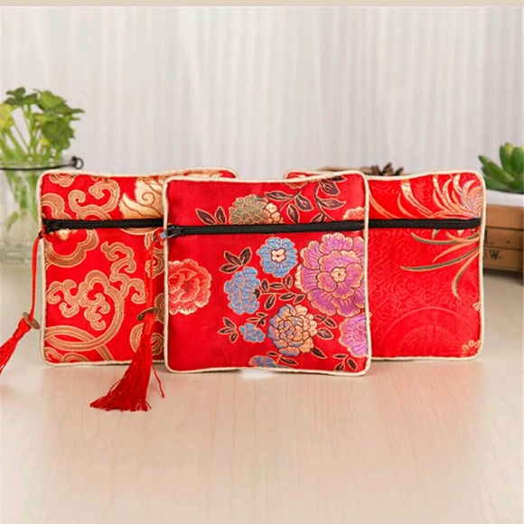 boutique Handbags - silk Chinese pouch 4x4 red silk & Bonus silk gift